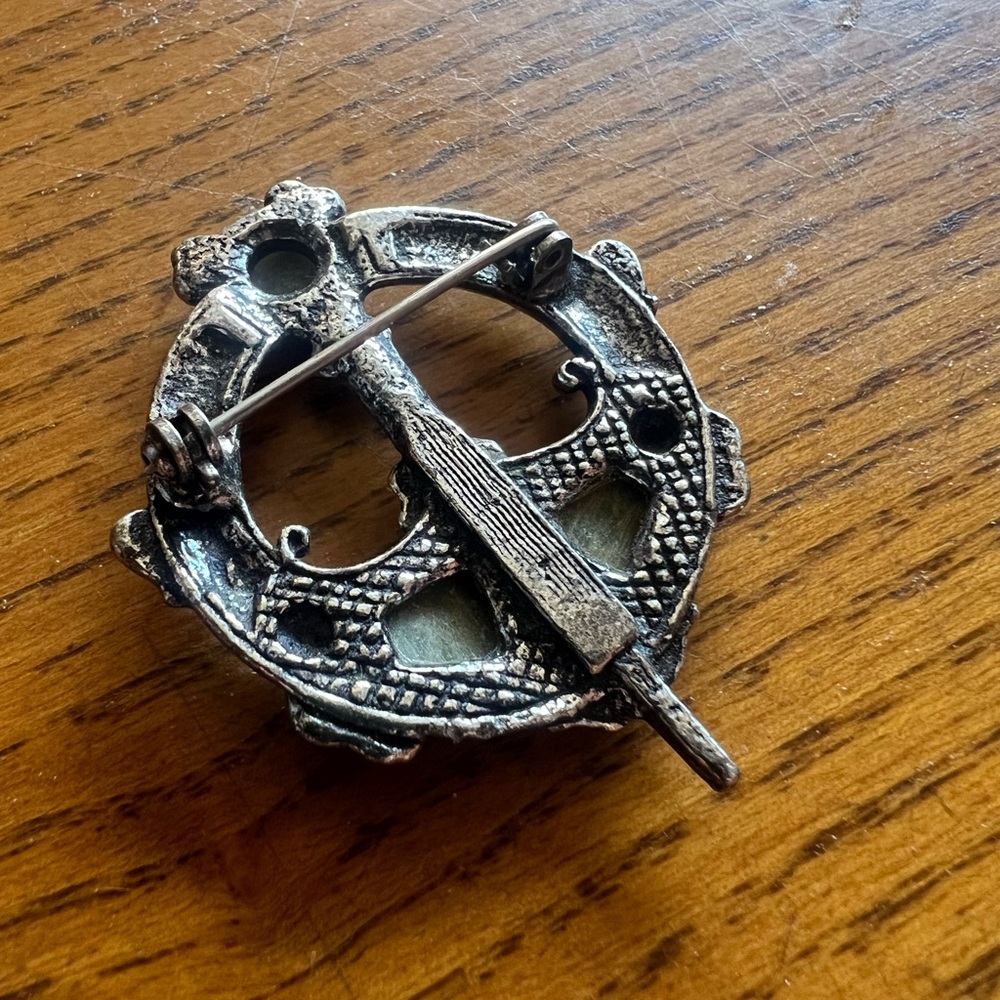Traditional Irish Connemara Marble Tara Brooch - Picture 2 of 2